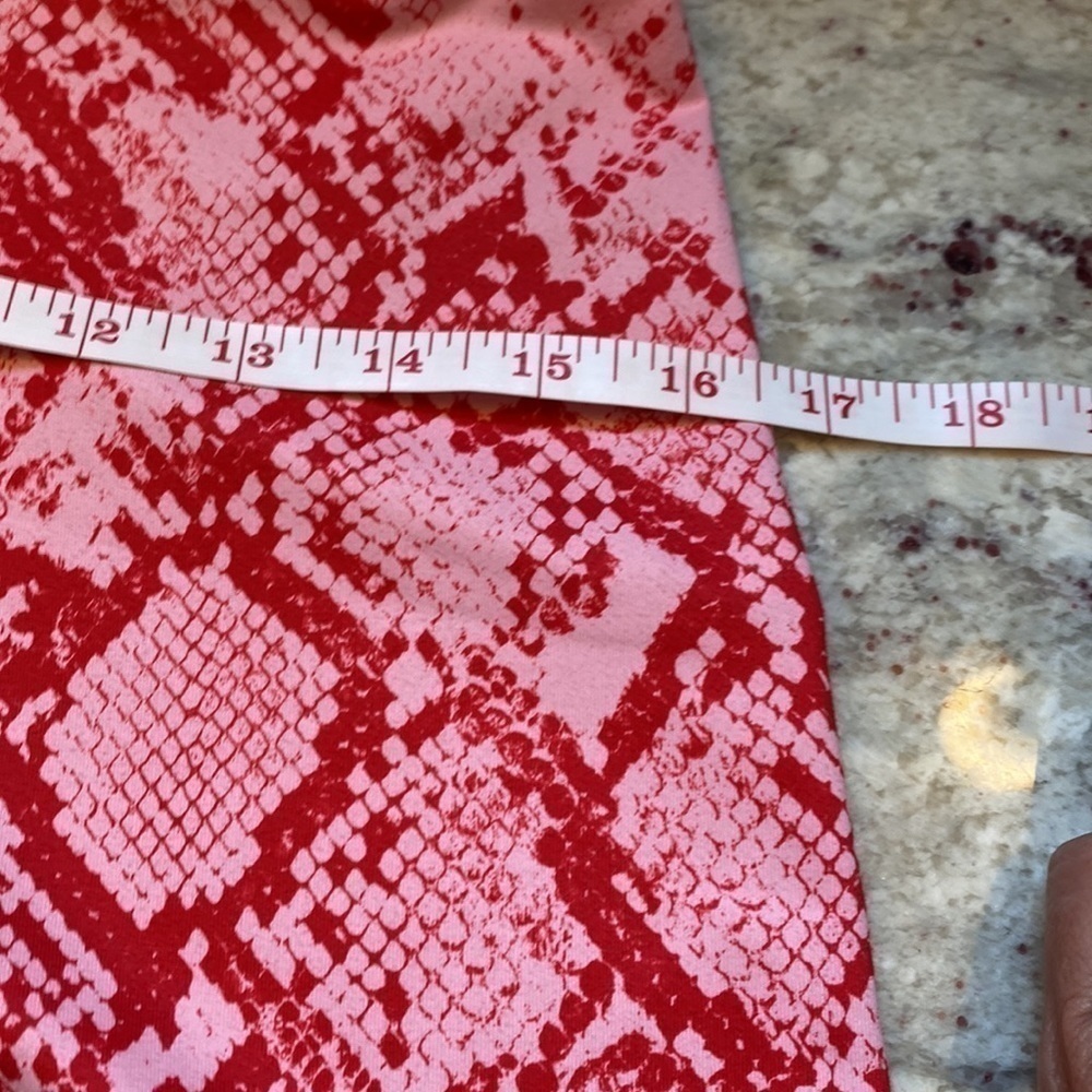 FABLETICS Define Powerhouse High-Waisted Capri Size XS Persimmon Python Pink - Picture 6 of 16